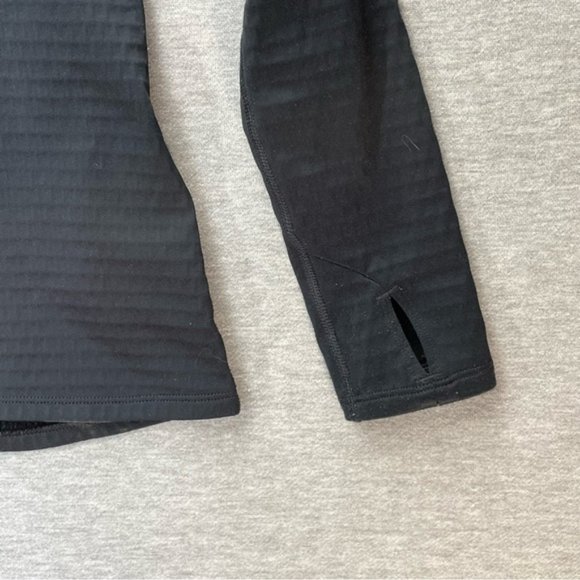 Under Armour Womens Black Fitted Pullover Shirt Size Xs Long Sleeves - Picture 3 of 10